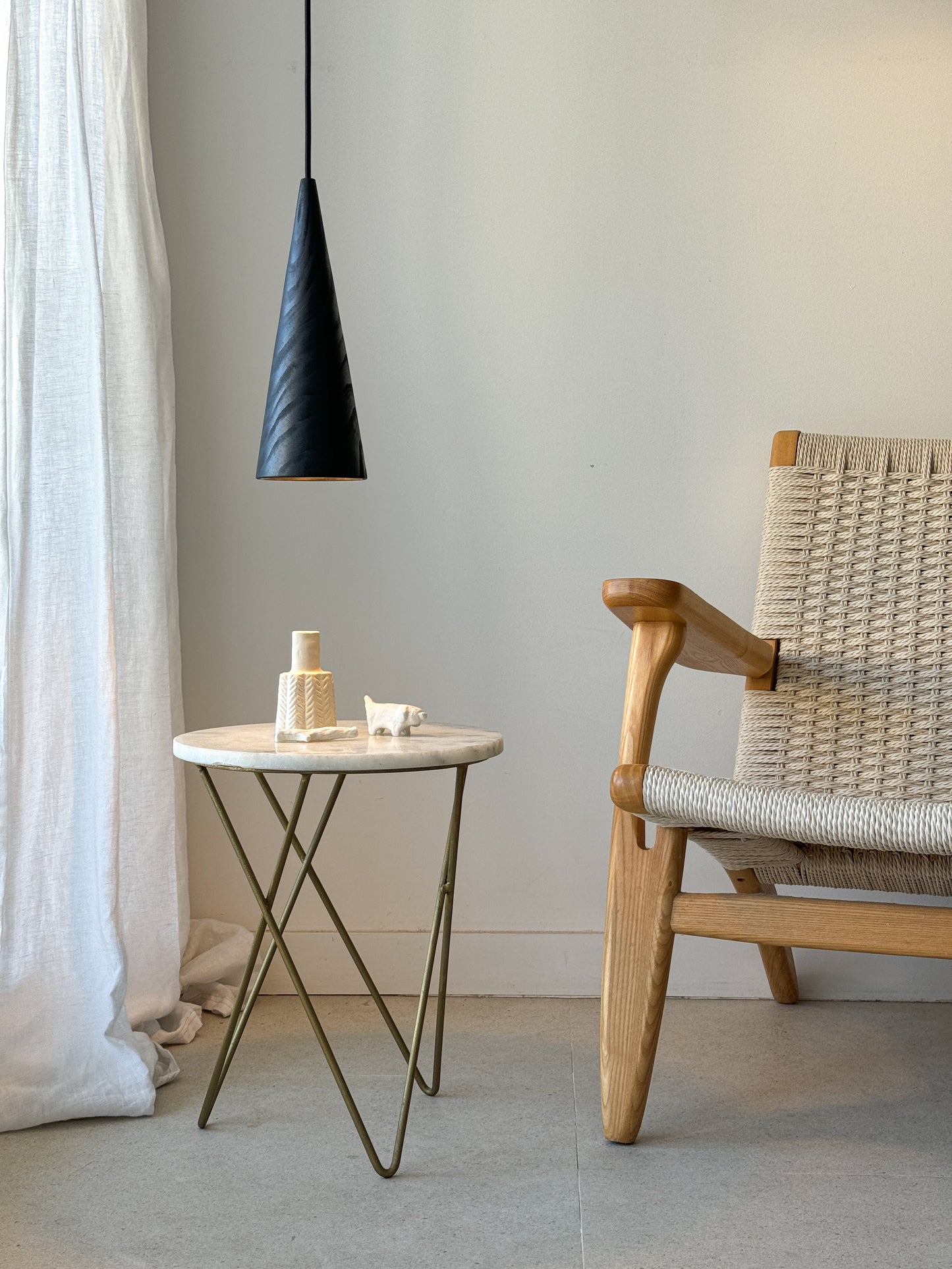 Não há luz sem Sombra | Candeeiro Cónico Suspenso Queimado